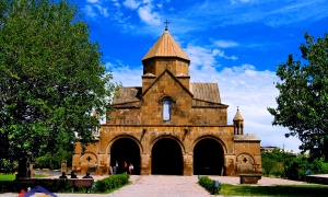 Церковь Святой Гаяне-2.jpg